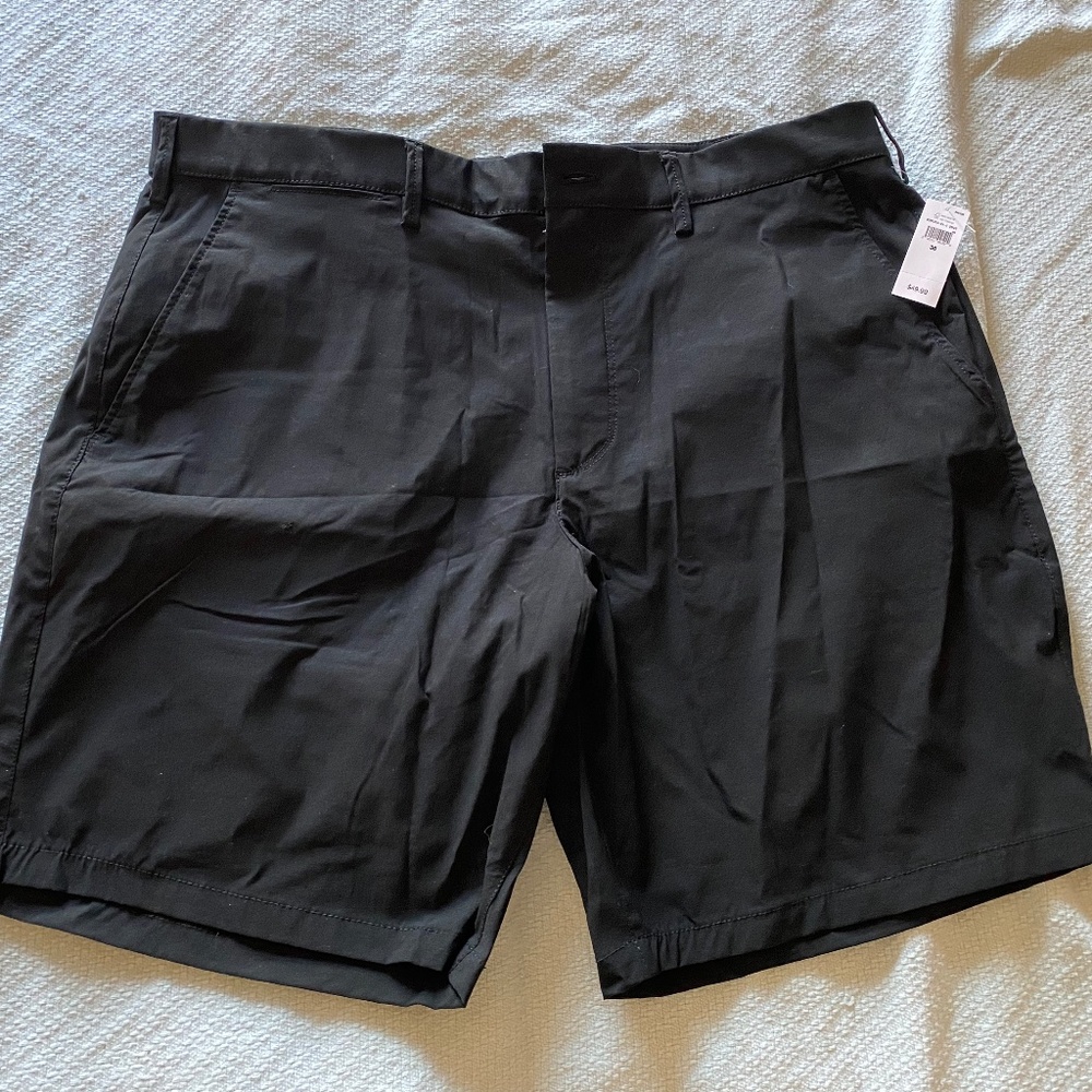 GAP Men's Shorts ~ Black ~ NWT~ 36 waist